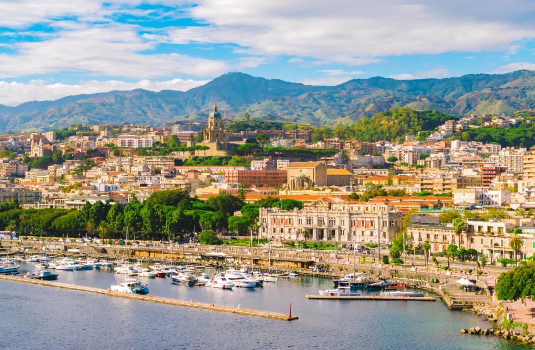 Your Temporary Home - City Center Messina Bagian luar foto